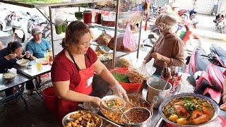 Phát hiện hàng bánh canh cua rẻ nhất Sài Gòn khách ngồi ăn đông khủng khiếp