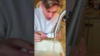 RAINBOW WATER MAGIC MARKER LIFE HACK