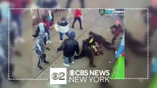 Search continues for suspects after assault on 2 NYPD officers in Times Square