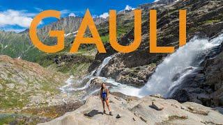 Hiking to a 1946 Plane Wreck in the Swiss Alps