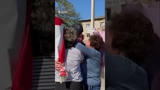Подзвонив син і каже: “Мам, я дома” #shorts