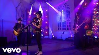 Amy Winehouse - Me & Mr. Jones (Live at Other Voices, 2006)