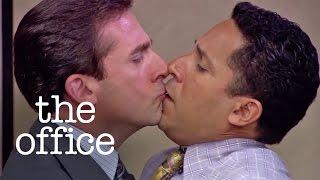 Michael Kisses Oscar - The Office US