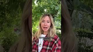 КАК НЕ БЫТЬ СЕРОЙ МАССОЙ И ВЫДЕЛЯТЬСЯ ИЗ ТОЛПЫ #shorts #женскаяодежда #стиль #дизайнерскаяодежда