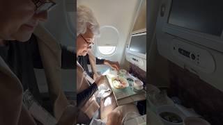 What we ate on the flight from Korea to Dubai ️️️