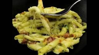 Casarecce al forno con crema di zucchine, pancetta e provola [ricetta facile by al.ta.cucina]