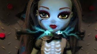 Monster High Ghouls Alive Frankie Stein review!