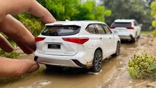 Mini Toyota Highlander SUV | Off roading | Diecast Model Car Unboxing