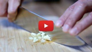 How to Mince Garlic (and chop + slice like a pro chef)