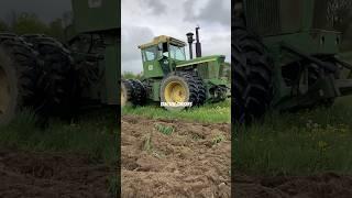 DuffyAg plowing with John Deere 7520 #tractorvideo #farmequipmentinaction