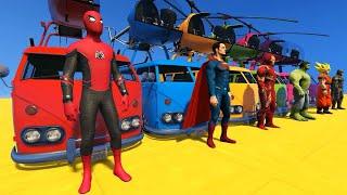 الأبطال الخارقين على دراجة نارية - Superheroes on a motorcycle ride on the Spider Mcqueen bridge