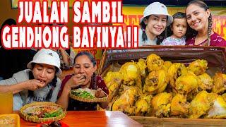 VIRAL WANITA AMAZON DI JOGJA, JUAL NASI DAUN JERUK - AYAM SEREH SAMBIL GENDHONG BAYINYA!!