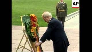 President Rau at Tomb of the Unknown Soldier