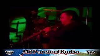 Programa en vivo por Mi Porcion Radio.