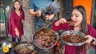 Jammu Beautiful Dogri Girl Selling Village Wala Kadaknath Murga Rs. 1000/- Only l Jammu Food Tour