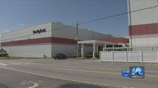 Smithfield Foods closing last smokehouse