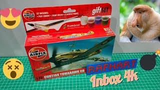 Curtiss P-40 Tomahawk 1:72 Airfix inbox 4k