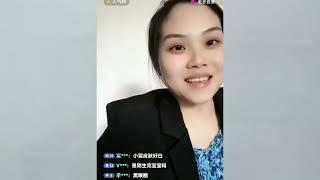 土家阿杰和小雪以前也是很恩爱的，小雪在直播间回答关于生孩子事