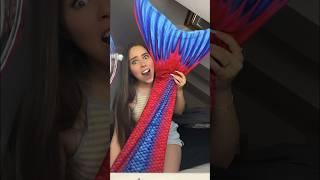 Ich habe eine MEERJUNGFRAUENFLOSSE gefunden!‍️ #shortvideo #lustig #shortfeed  #mermaid #tail