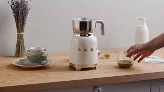 Delicious Matcha Latte Recipe with SMEG Milk Frother: Easy and Frothy!