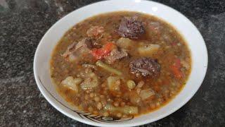 Hoy unas ricas lentejas con costilla y croquetas con sobras de carne asada 