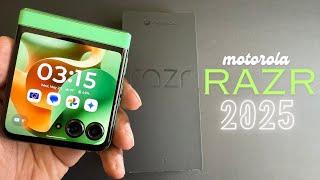 Moto Razr 2025 Unboxing & Total Wireless Chaos
