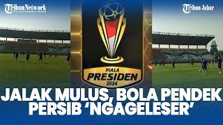 LIHAT BOLA PEMAIN PERSIB NGALESER Saat Latihan di Jalak Harupat, Jelang Laga Perdana Piala Presiden