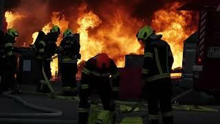 Großbrand im ASZ Traun am 28.12.2024 | Feuerwehr im Einsatz