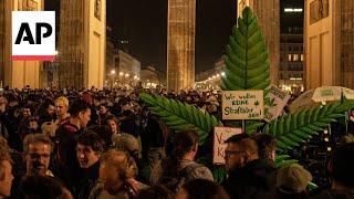 Celebrations at Brandenburg Gate at midnight as Germany's legalization of cannabis comes into force