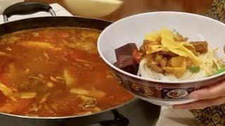 C/w Nana: Beef Soup with Vermicelli Noodles (ເຂົ້າປຸ້ນນ້ຳຊີ້ນ == Khaopoon Nam Seen)