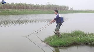 Primitive Life : Catching fish by electric battery harvest the giant fish