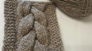 Простая коса спицами. How to knit an easy cable. subtitles