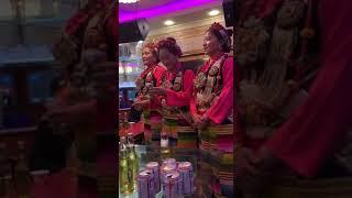 གཙང་སྟོད་ལྷ་ངམ་ཕུན་གསུམ་ཁུལ་གྱི་ཆང་གཞས།