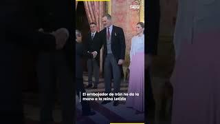 Esta es la reacción de la reina Letizia cuando el embajador de Irán no le da la mano