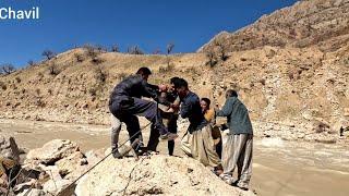 Nomadic life: Crossing the River using a Cable