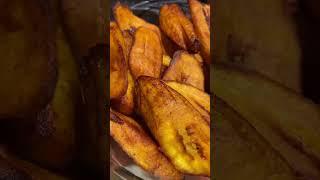 Golden brown plantain #shortsfeed #shortsyoutube #food #foodblogger #foodlover #shortsvideo