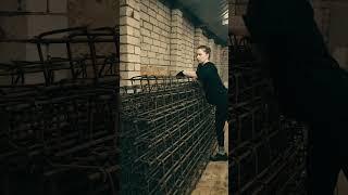 Не думай слишком много, просто делай то, что делает тебя счастливым #йогаонлайн #гараж #стройка #дом