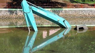 Excavator Stuck Underwater Kobelco SK200