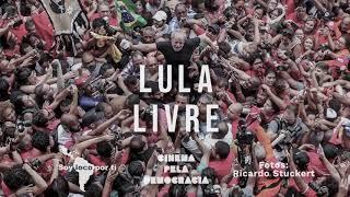 Lula Livre e nos braços do povo