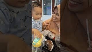 zaid mau minum teh atau air putih? #like #subscribe #share #comment #bermain #liburan #riau #family