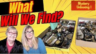 Exploring MYSTERY VINTAGE JEWELRY UNBOXING  !!!