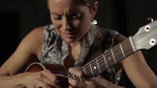 Fingerstyle Guitar Champion Christie Lenée: Acoustic Guitar Session