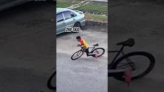 skid one footed! #fixiebike #cycling #hardtraining #fixiemalaysia #bicycle #cycle #bike