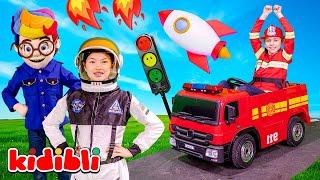 Feuerwehr, Polizei, Arzt & Astronaut  Spannende Berufe & Baufahrzeuge für Kinder | Kidibli