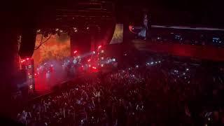 Rocket сделал Stage Diving  под Инкассатор на концерте в Москве 21.10.23