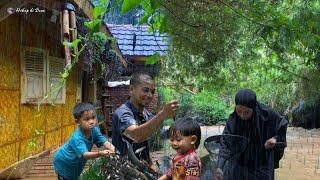 Heavy rain in the village | Hunting Impun in a fast-flowing river after rain