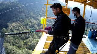 Breath taking Giant Swing in Rishikesh at Jumpin Heights.