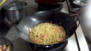 【 什錦炒麵】香氣爆棚，豐盛的一餐！