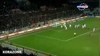 نسخة من St Pauli goalkeeper scores goal