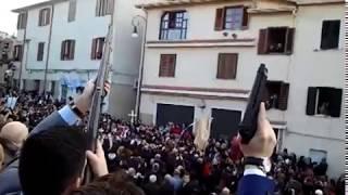 Schießen zu Ostern - Oliena, Nuoro, "S'incontru", Sardinien, Traditionen, Barbagia, Gewehrschießen